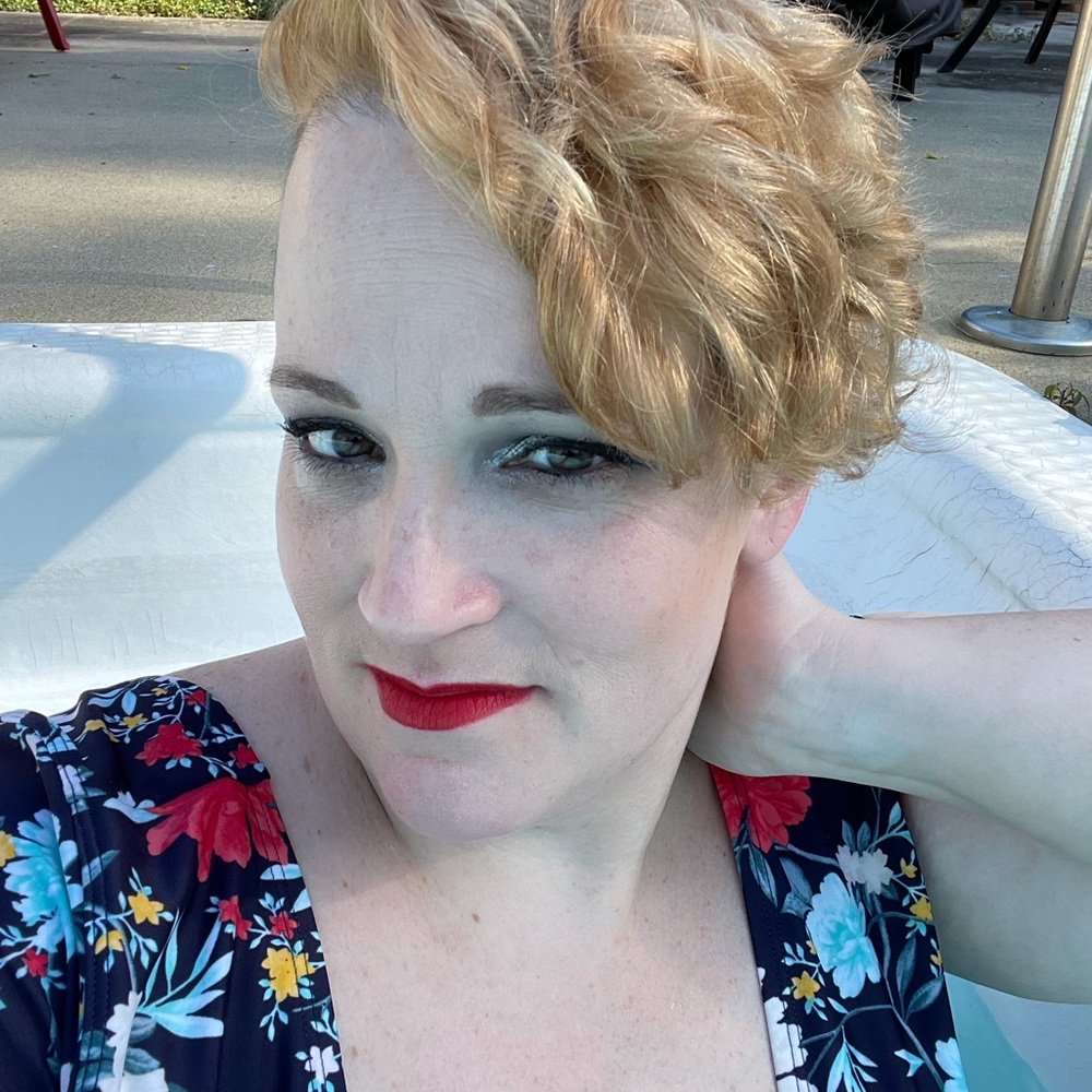 Meet your Posher, Carol